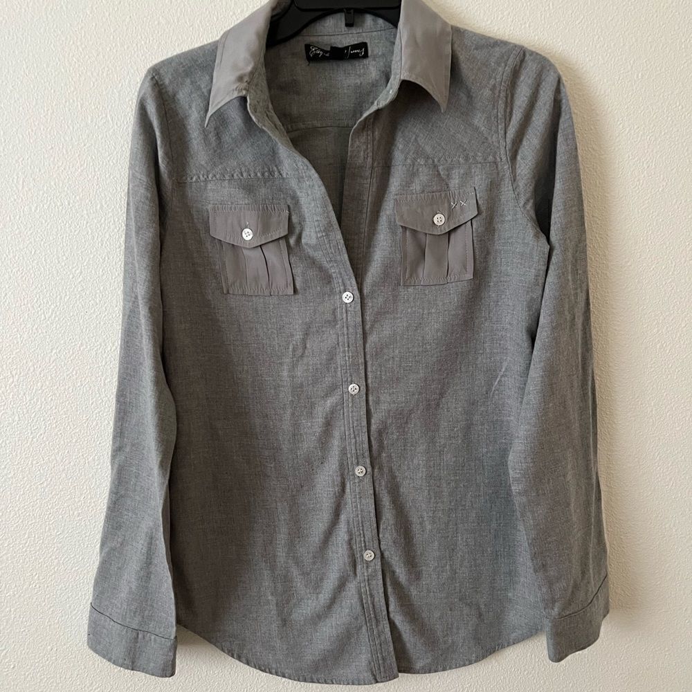 Elizabeth and James Botton Down Shirt sz S